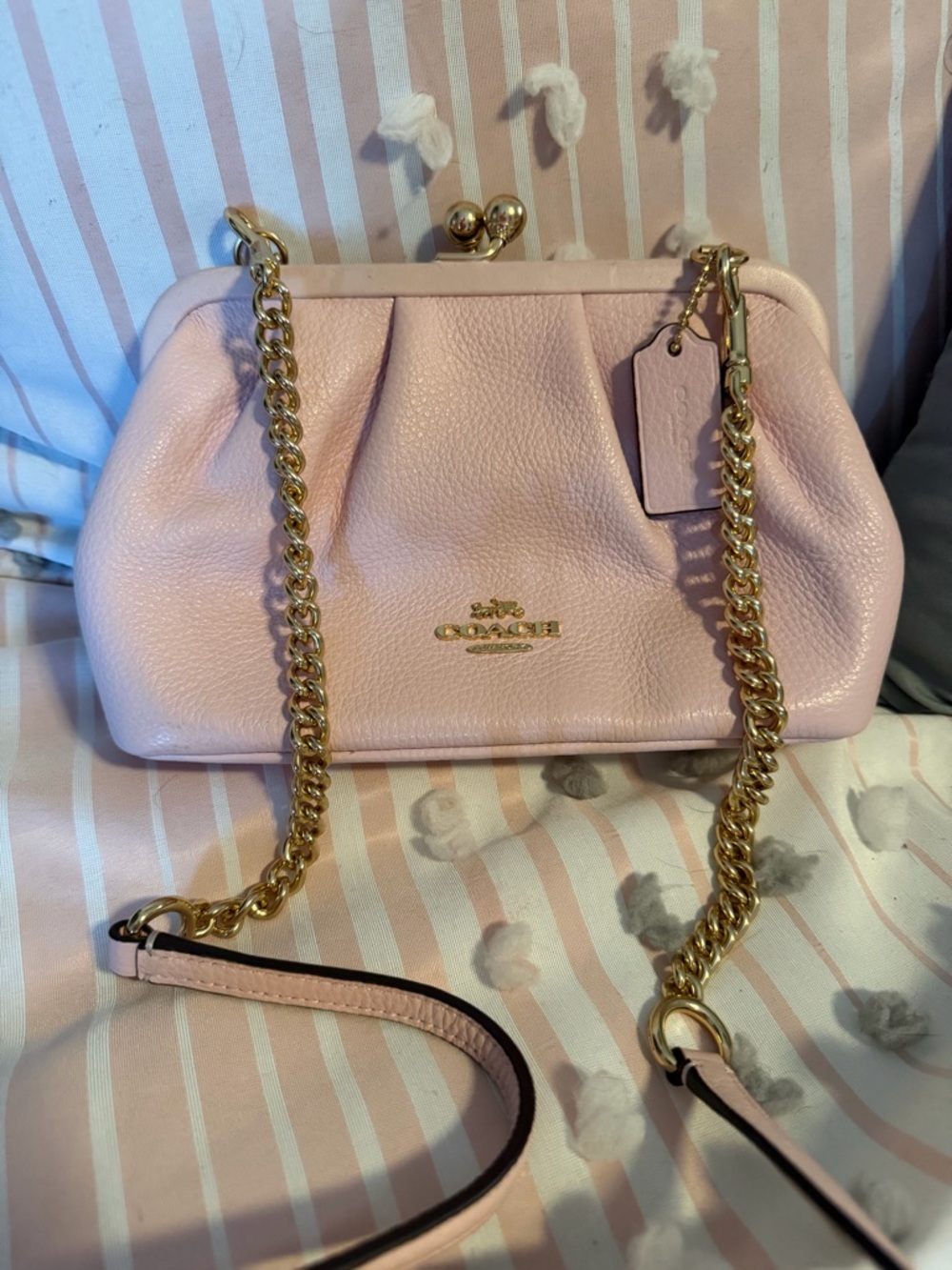 Coach Nora Pink Leather Kiss-Lock Chain Shoulder Bag